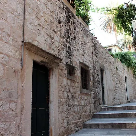 Πανσιόν Green Garden 3*